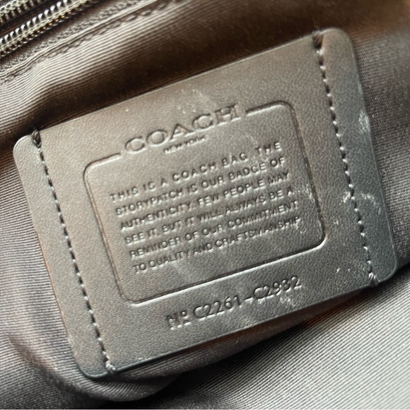 Authentic Coach Crossbody Graham Pack backpack - Picture 3 of 8